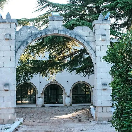 Le Arcate B&B 오스투니