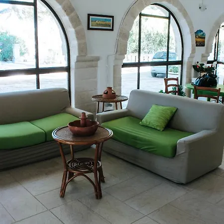 Le Arcate B&B 오스투니